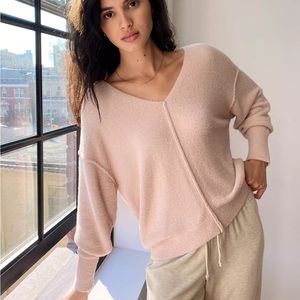 Aritzia wilfred free cozy wool v neck light pink sweater barely worn